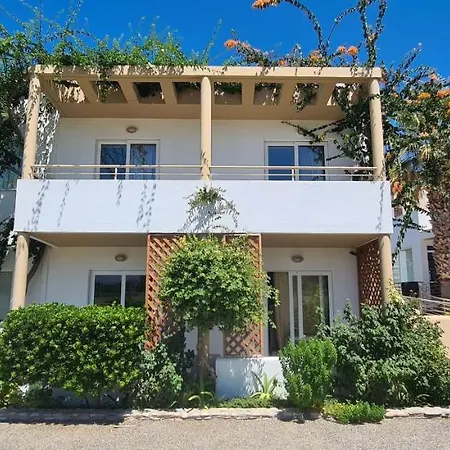 Irina Apart Otel 3*