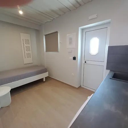 アパートホテル Irina 3*