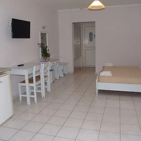 Irina Aparthotel