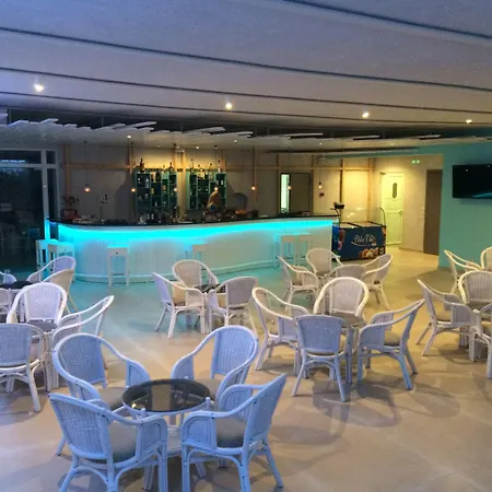 Irina アパートホテル 3*