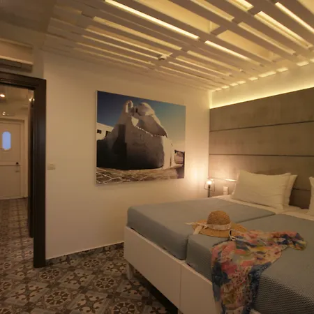 מלון דירות Irina 3*