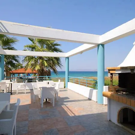 Irina Aparthotel 3*