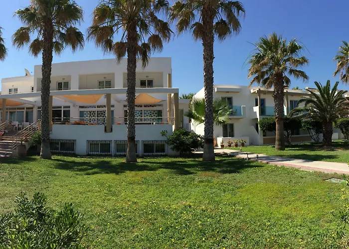 Irina Aparthotel 3*