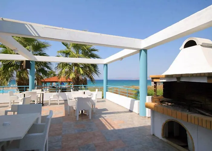 Irina Aparthotel 3*