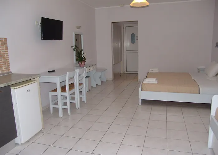Irina Aparthotel